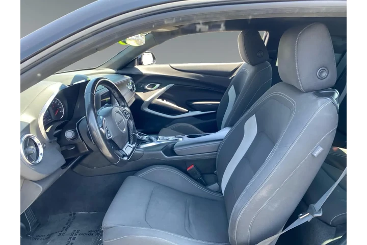 $33302 : Chevrolet Camaro 2023 LT 2dr image 9