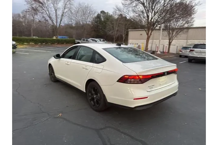 $29695 : Honda Accord 2025 SE 4dr Sed image 5