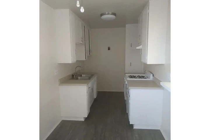 $1100 : Torrance con tiendas cercanas image 4