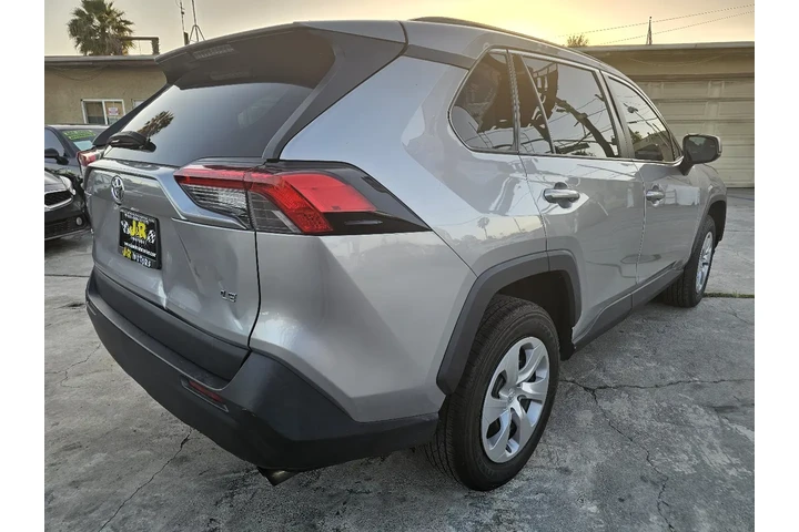 $19995 : 2021 RAV4 LE image 4