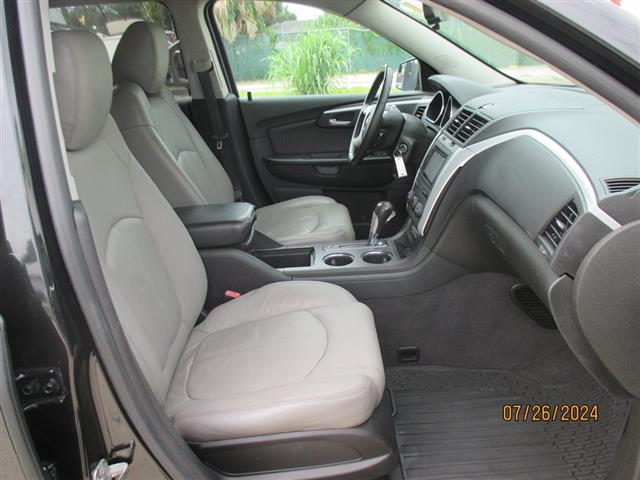 $8995 : 2010 Traverse image 10