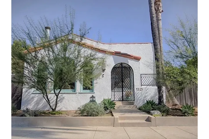 $1599 : with utilities 🏝Long Beach🏝 image 1
