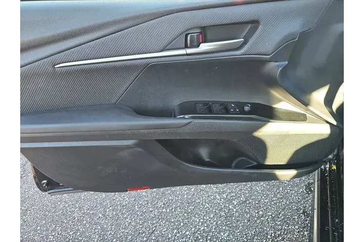 $25781 : Toyota Camry 2025 SE 4dr Sed image 9