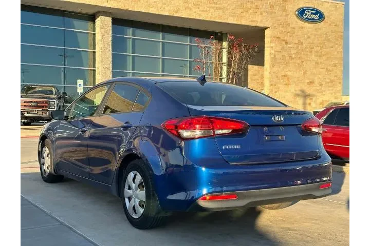 $9995 : Kia Forte 2017 LX 4dr Sedan image 9