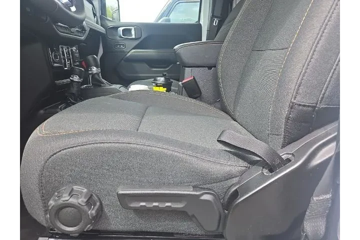 $35615 : Jeep Wrangler 2025 4x4 Backc image 5