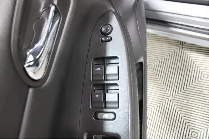 $10982 : Chevrolet Impala 2009 LT 4dr image 7