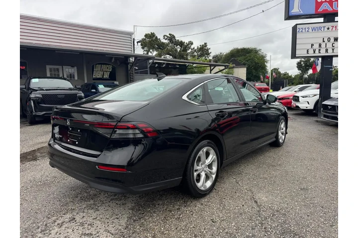 2023 Accord LX image 4