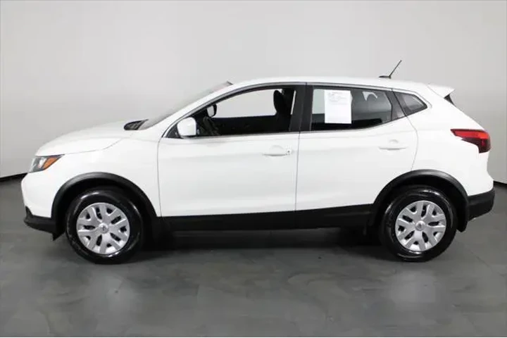 $14587 : Nissan Rogue Sport 2019 S 4d image 9