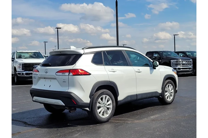 $28595 : Toyota Corolla Cross 2024 AW image 4
