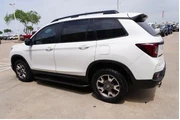 $35225 : Honda Passport 2023 AWD Trai thumbnail