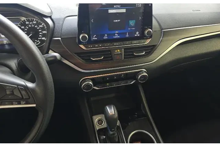 $20995 : Nissan Altima 2024 2.5 SV 4d image 9