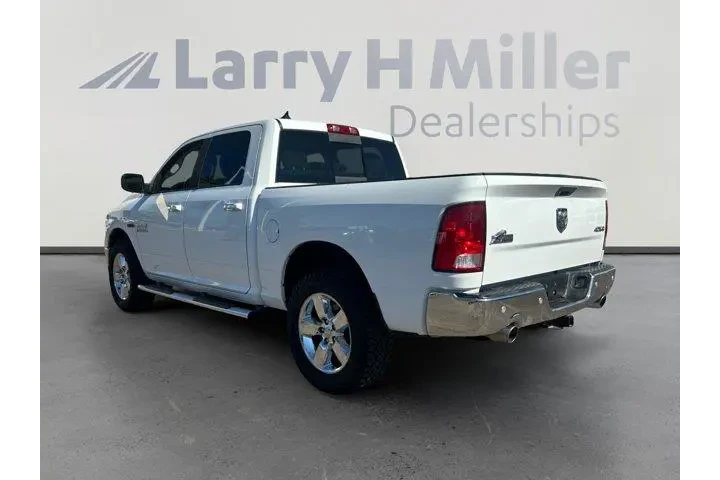 Ram 1500 2016 4x4 SLT 4dr Cr image 3