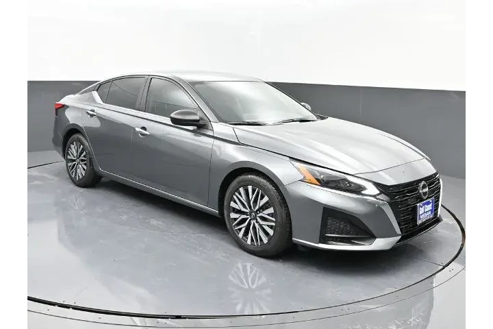 $21981 : Nissan Altima 2025 2.5 SV 4d image 2