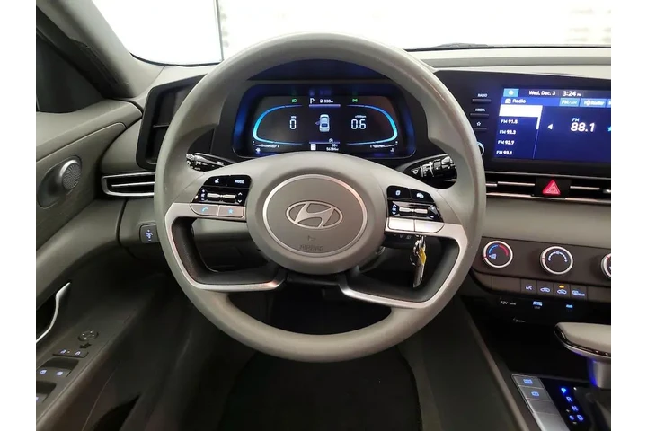 $17998 : Hyundai ELANTRA 2024 SE 4dr image 10