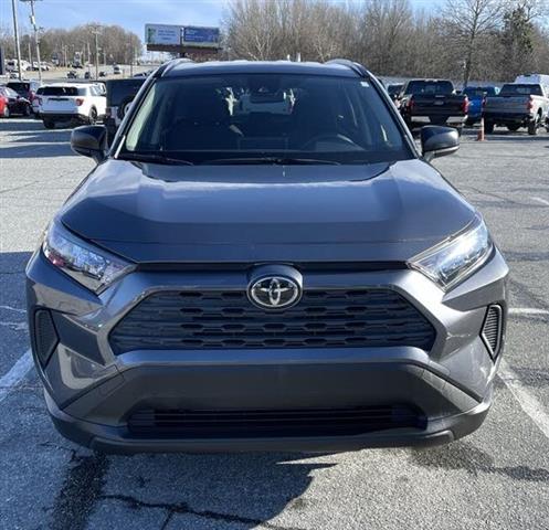 $11000 : 2019 Toyota RAV4 LE FWD image 1