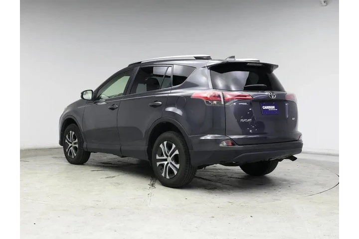$17998 : Toyota RAV4 2018 LE 4dr SUV image 2