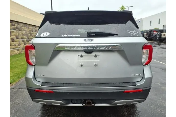 $25941 : Ford Explorer 2021 AWD XLT 4 image 2