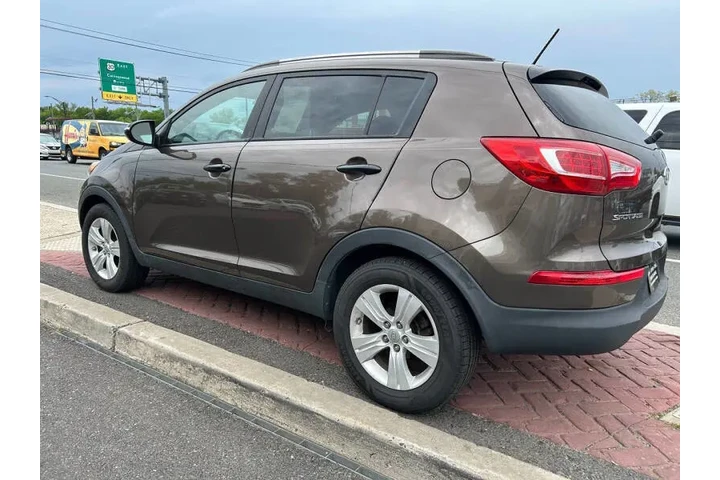 $6995 : 2011 Sportage LX image 6