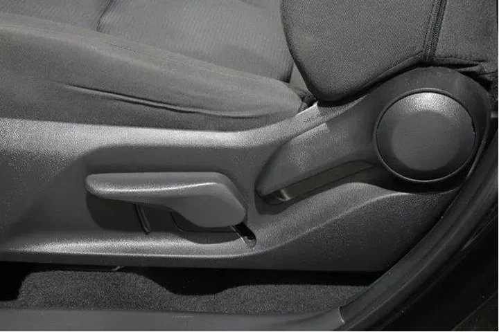 $29698 : Toyota RAV4 2024 AWD LE 4dr image 4