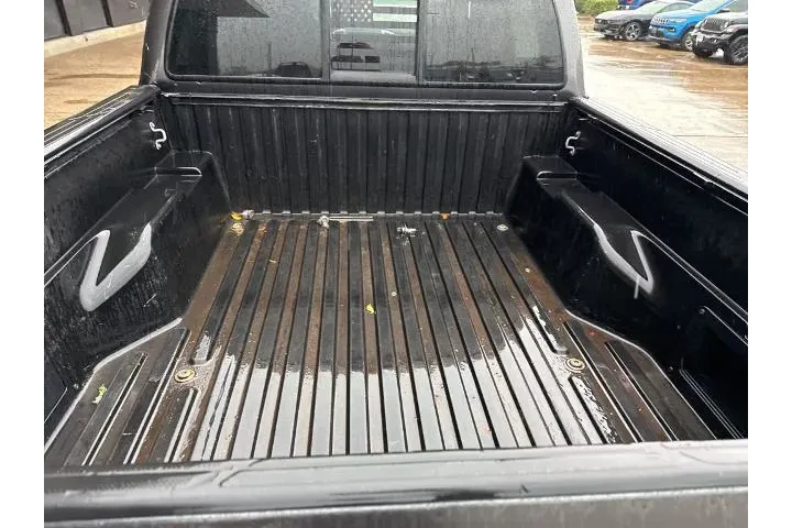 $17664 : Toyota Tacoma 2015 4x2 PreRu image 5