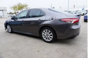 $18988 : Toyota Camry 2019 SE 4dr Sed thumbnail