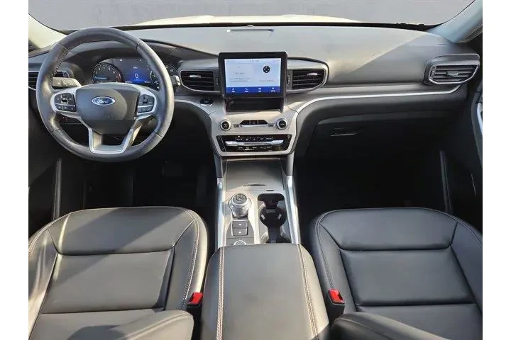 $29495 : Ford Explorer 2023 AWD XLT 4 image 9