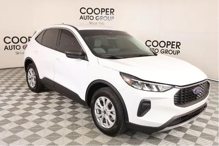 $18835 : Ford Escape 2023 AWD Active image 1