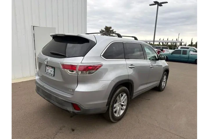 $18900 : Toyota Highlander 2015 LE 4d image 4