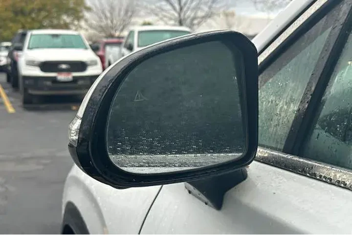 $21995 : Hyundai SANTA FE 2021 AWD SE image 8