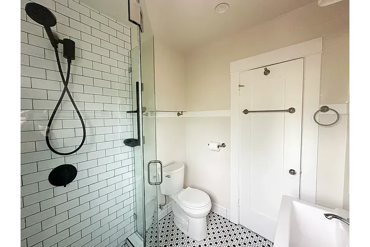 $800 : This beautifully 2 bed 1 !!! image 7