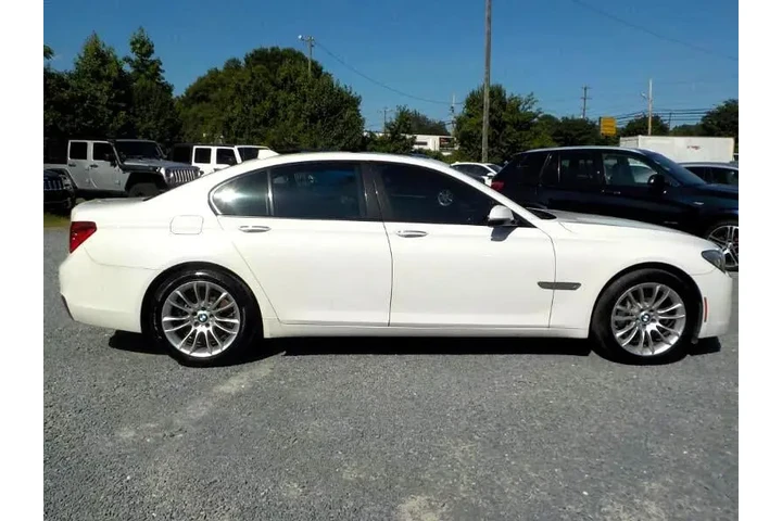 $12737 : 2014 7-Series 750i image 6