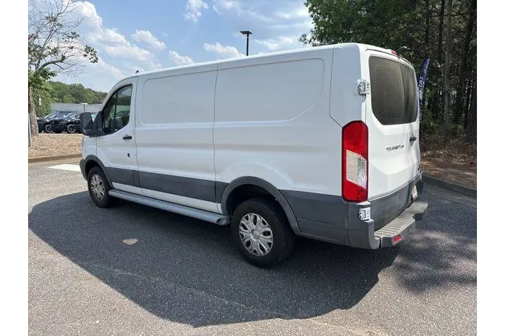 $20039 : Ford Transit 2015 250 3dr SW image 6