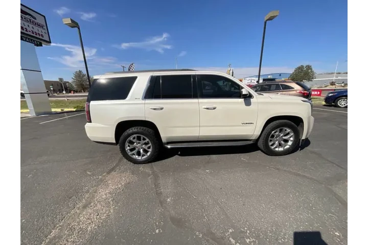 2015 GMC Yukon SLT image 3