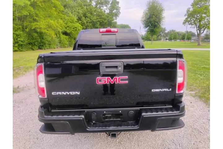 $18497 : 2017 GMC Canyon Denali image 5