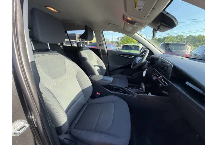 $15995 : 2023 Niro LX image 9