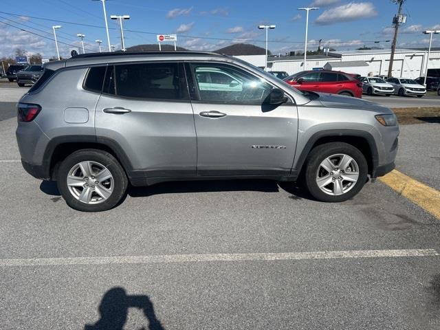 $21994 : PRE-OWNED 2022 JEEP COMPASS L image 6