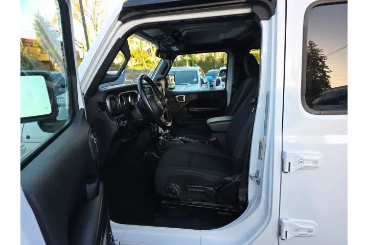 $26499 : Jeep Wrangler Unlimited 2020 image 9