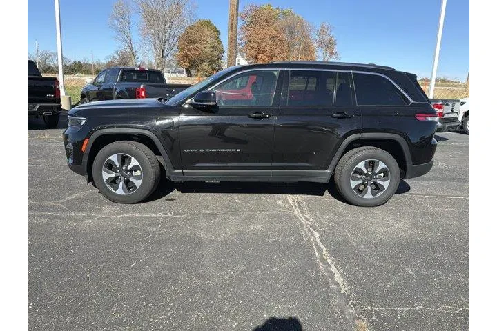 Jeep Grand Cherokee 2024 4x4 image 2