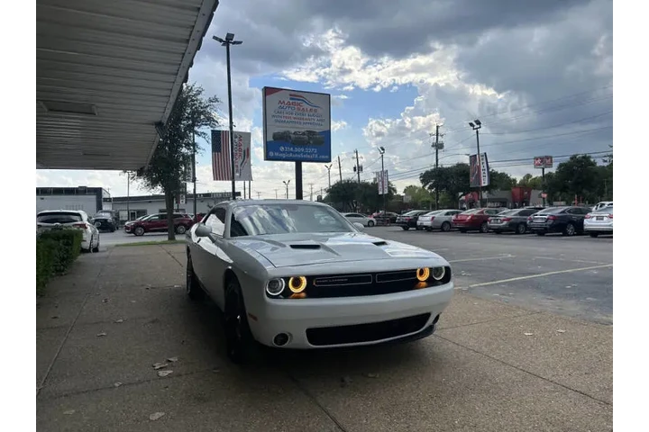 $21999 : 2019 Challenger SXT image 3