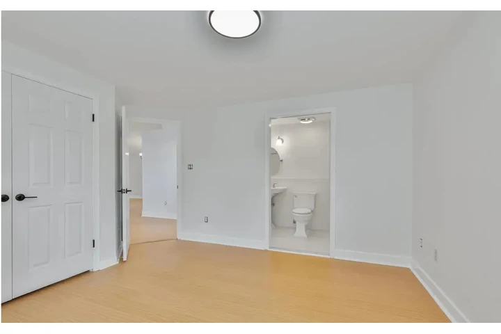 $1350 : Apartamento de 2 habitaciones image 6
