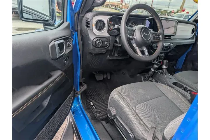 $39991 : Jeep Wrangler 2024 4x4 Sahar image 5