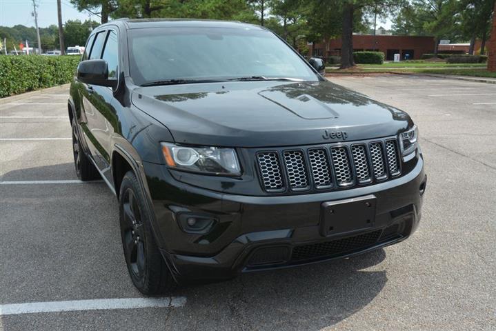 2015 Grand Cherokee Altitude image 4