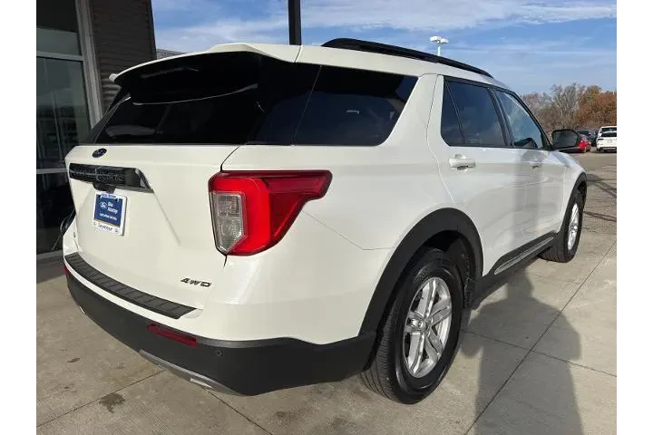 $31900 : Ford Explorer 2023 AWD XLT 4 image 8
