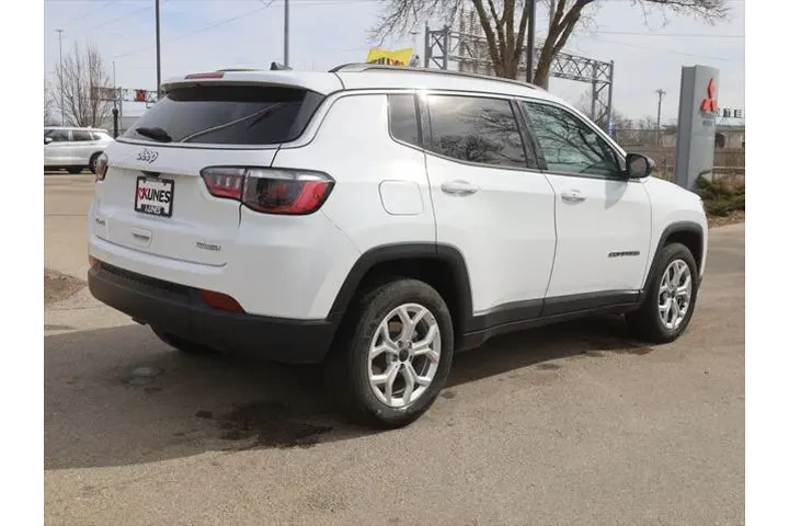 $22277 : Jeep Compass 2025 4x4 Latitu image 8