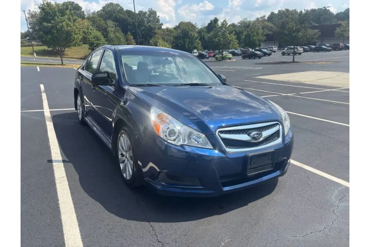 $10500 : 2011 Legacy 2.5i Limited image 3