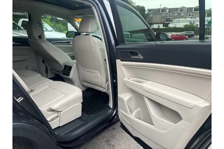 $20499 : 2019 Atlas V6 SEL 4Motion image 10