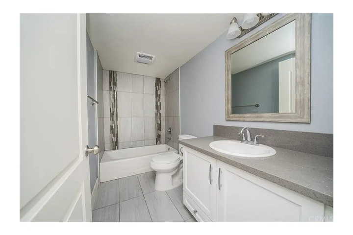 $3295 : Beautiful Home 3B/2B image 9