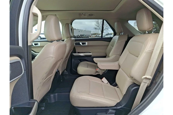$32500 : Ford Explorer 2023 AWD XLT 4 image 10