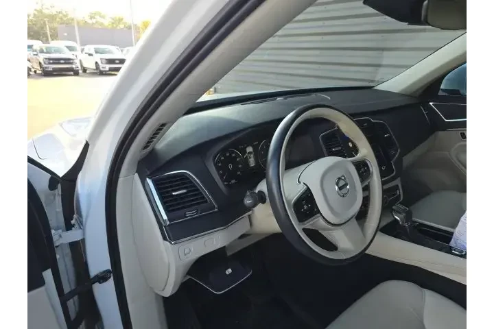 $24720 : Volvo XC90 2020 T5 Momentum image 7