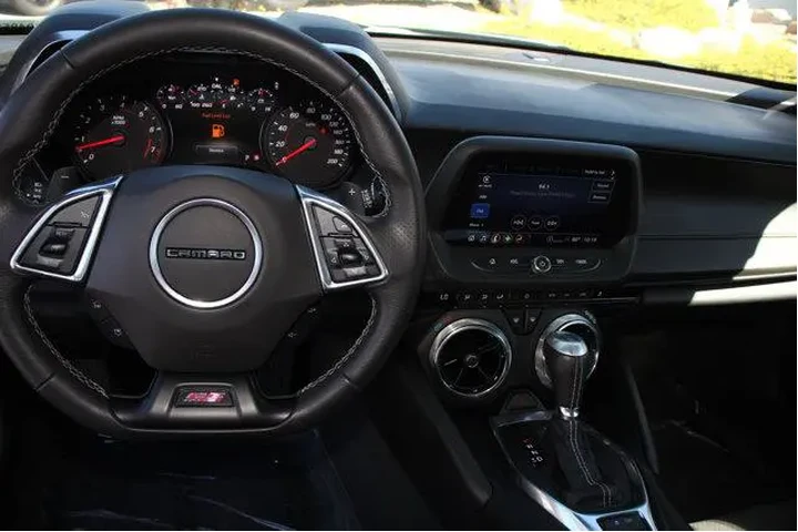 $39989 : Chevrolet Camaro 2023 SS 2dr image 5